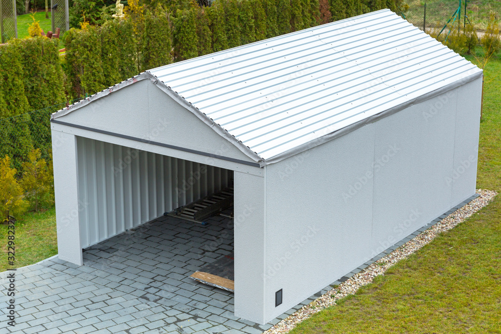 Installation of a new garage in metal